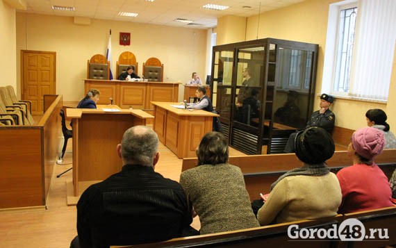 В Липецке судят обвиняемого в убийстве трех человек, двух кражах и угоне В Липецке судят обвиняемого в убийстве трех человек, двух кражах и угоне