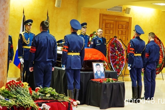 Липецк простился с Олегом Пешковым (ФОТО) Липецк простился с Олегом Пешковым (ФОТО)