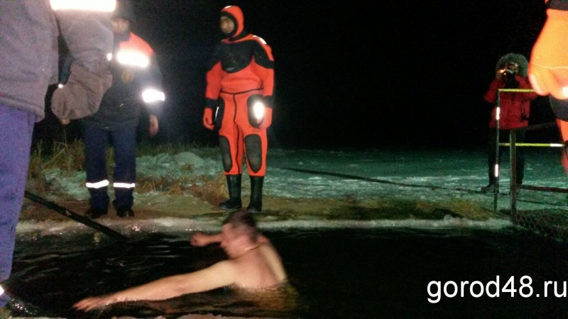В Липецке начались крещенские купания В Липецке начались крещенские купания