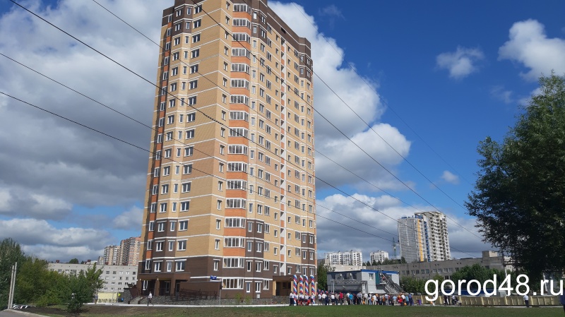 В Липецке завершили еще один долгострой: дом для полицейских на Манеже В Липецке завершили еще один долгострой: дом для полицейских на Манеже