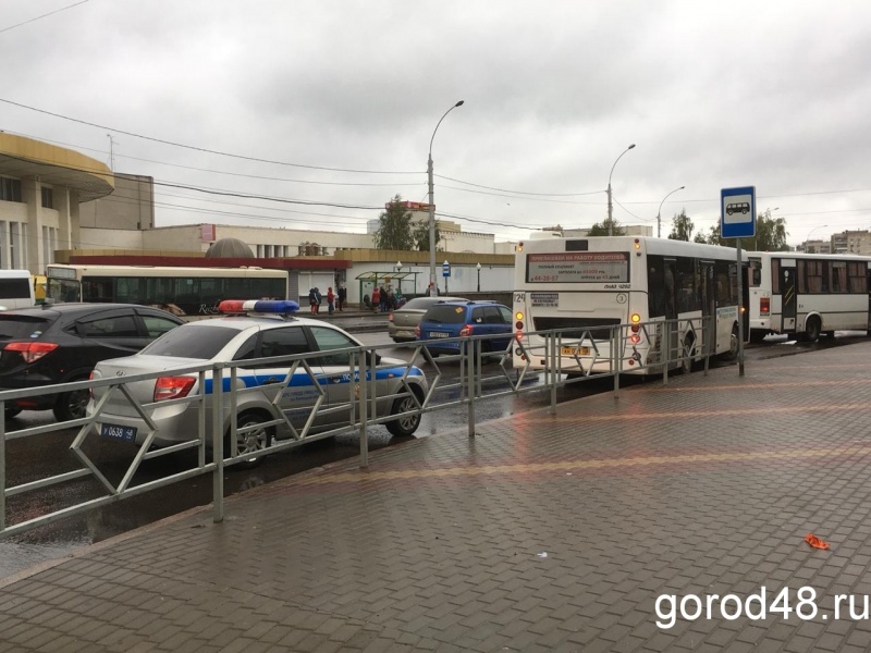 Прижатый автобусом липчанин отсудил 300`000 рублей Прижатый автобусом липчанин отсудил 300`000 рублей