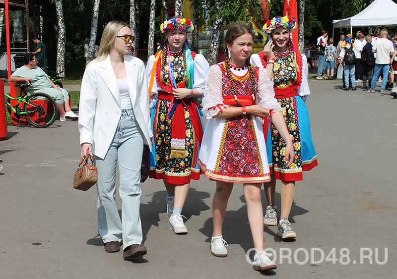 IMG_4124.JPG+2026-06-05-21.20.04+niz.jpg