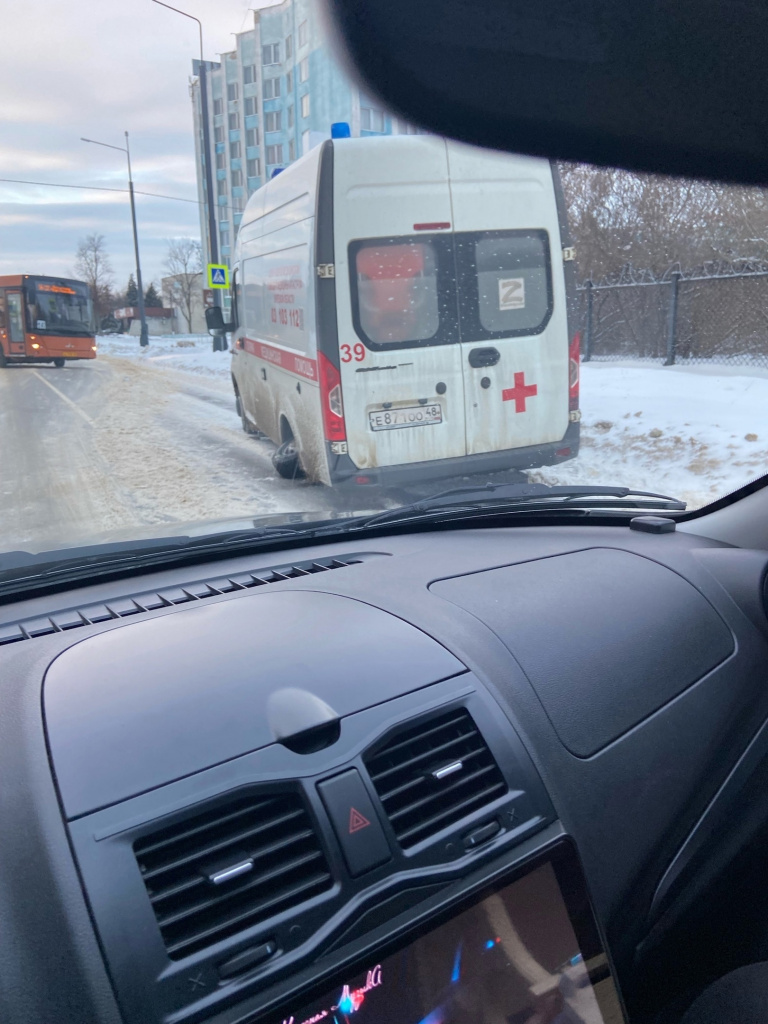 В Ельце у машины «скорой» на ходу отвалилось колесо | 21.01.2024 | Липецк -  БезФормата