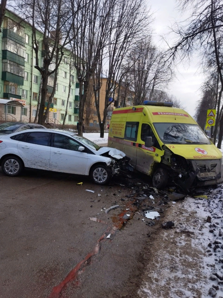 Два сотрудника «Скорой помощи» госпитализированы с места ДТП