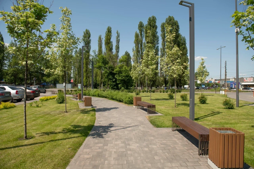 урны и лавочки.jpg урны и лавочки.jpg