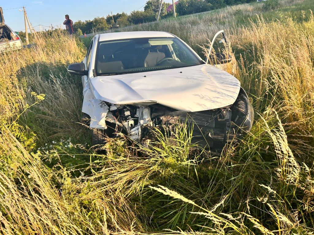 Lada_Vesta_vid_speredi(2).jpg Lada_Vesta_vid_speredi(2).jpg