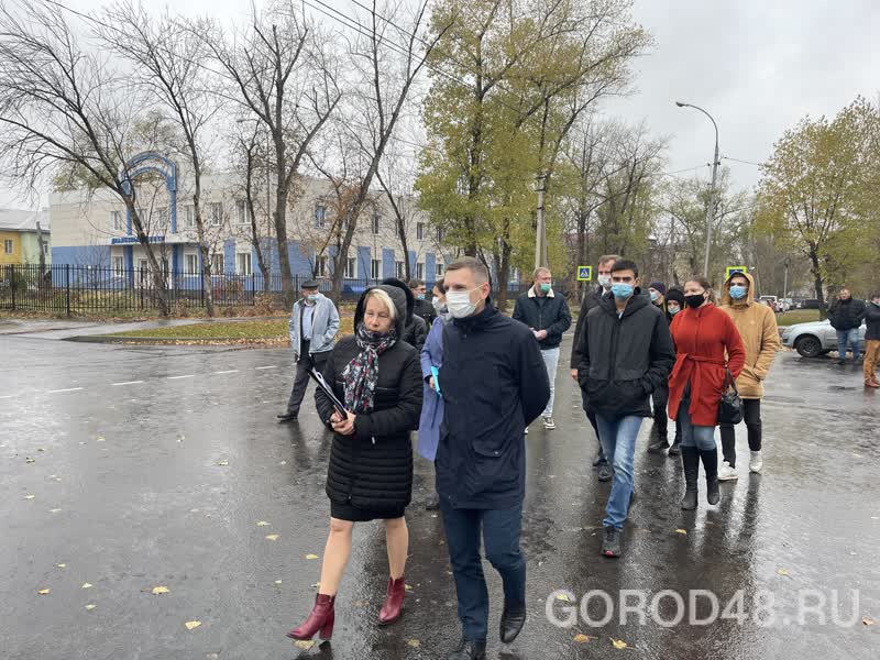 Переход начался. Николай Дергунов Липецк фото. Петигин Андрей Федорович Воронеж. Марины Расковой сквер до карусели. Лужа Смоленск.