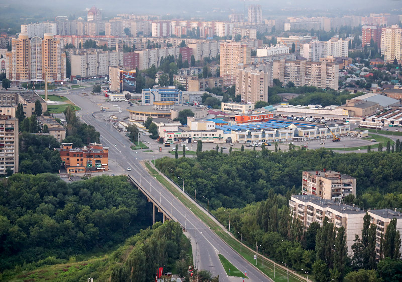 0J2A5406 Мост по Терешковой и площадь Победы.JPG