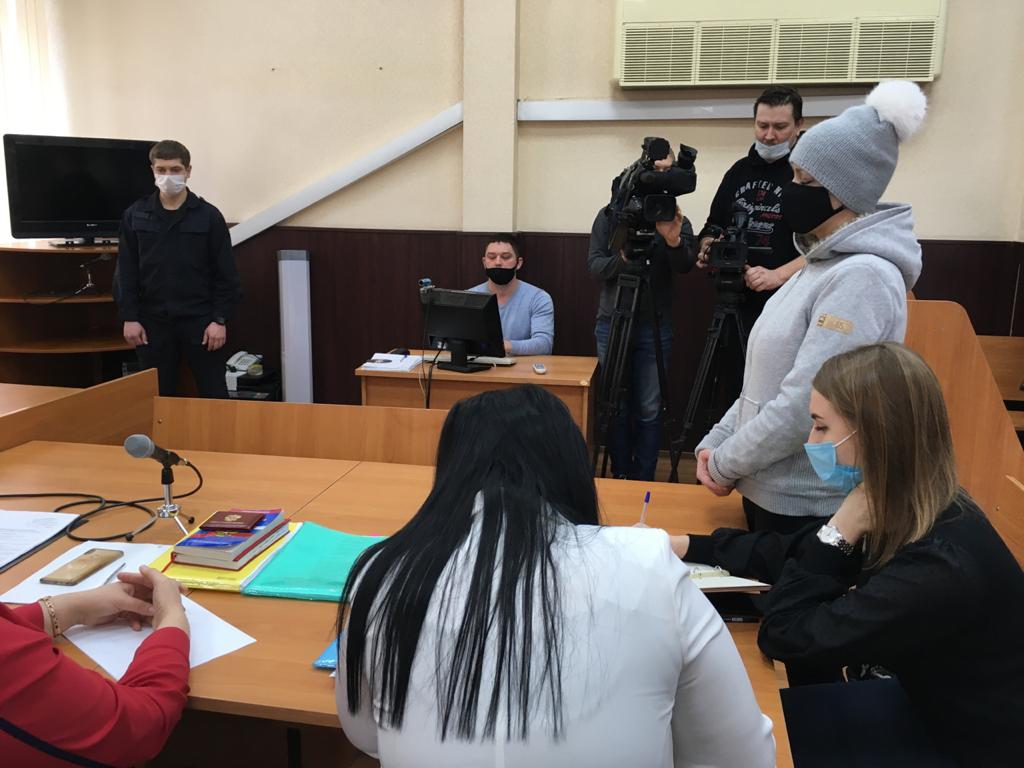 Юлию Брунцеву привели в суд под охраной | 03.02.2021 | Липецк - БезФормата