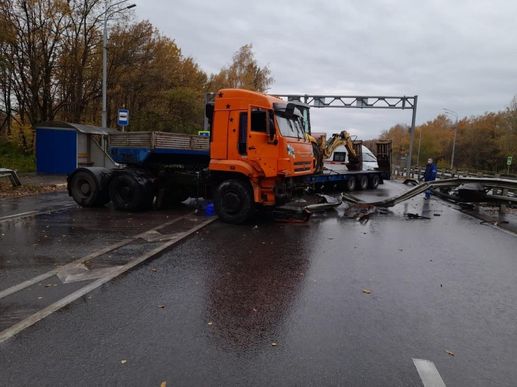 В массовой аварии пострадали 46-летний пешеход и 3-летний ребенок