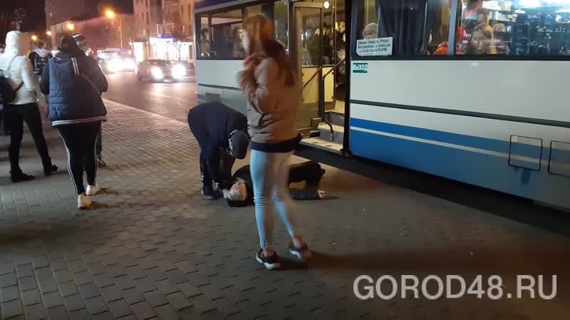Пьяного пассажира выбросили из автобуса