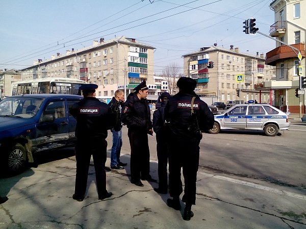 Полиция липецк. Вневедомственная охрана Липецк. Полицейские Липецка. Полицейская машина Липецк.