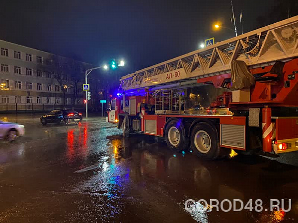 Пожарная машина попала в дтп