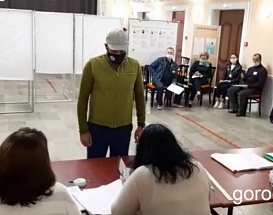 Игорь Артамонов проголосовал в ДК «Студеновский»